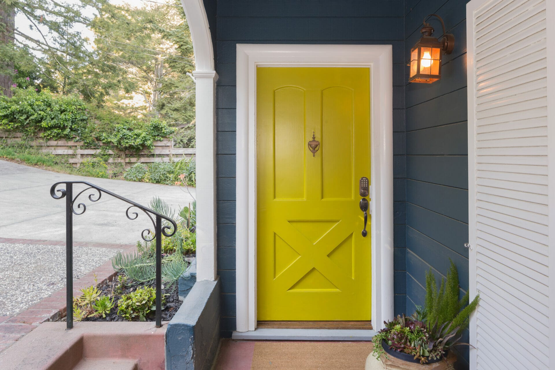 How to Paint a Metal Front Door without Removing It